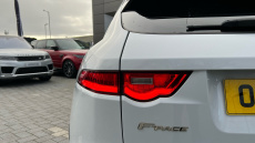 Jaguar F-Pace 2.0d [240] Chequered Flag 5dr Auto AWD Diesel Estate